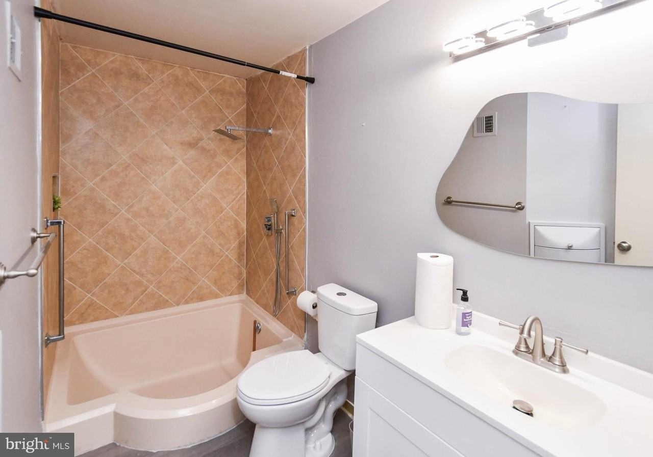 3319 Huntley Square Dr Apt A1 #A1 - Photo 4 of 23