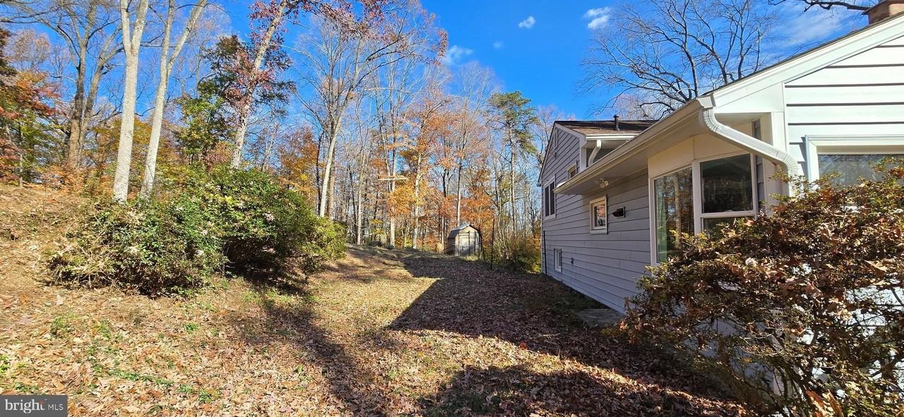 7613 Locust Ln - Photo 6 of 49