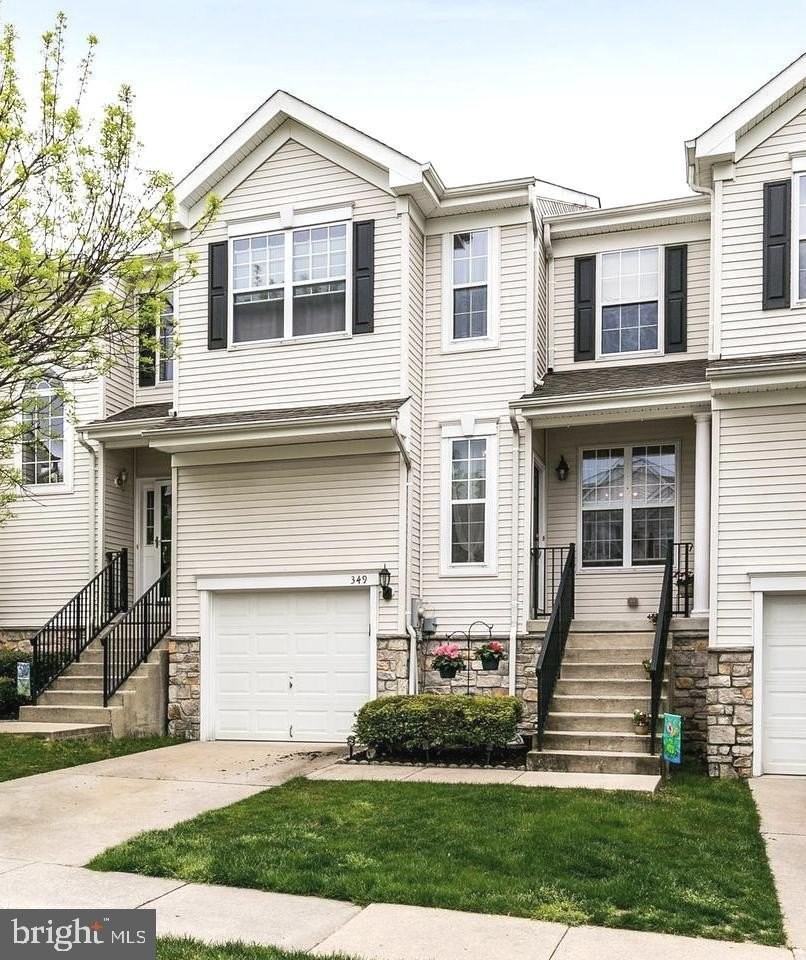 349 Huntington Dr - Photo 2 of 37