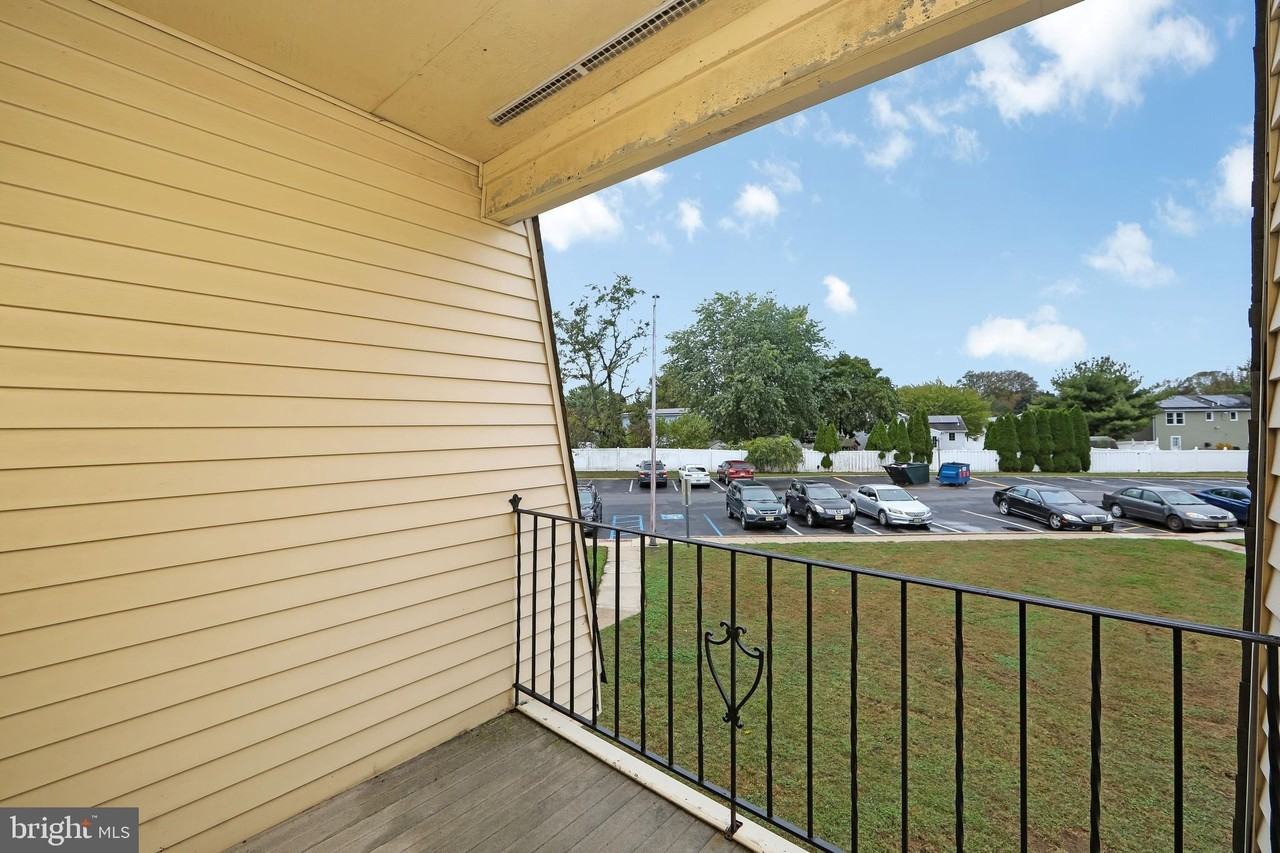 7 Florence Tollgate Pl Unit 5 #5 - Photo 4 of 28