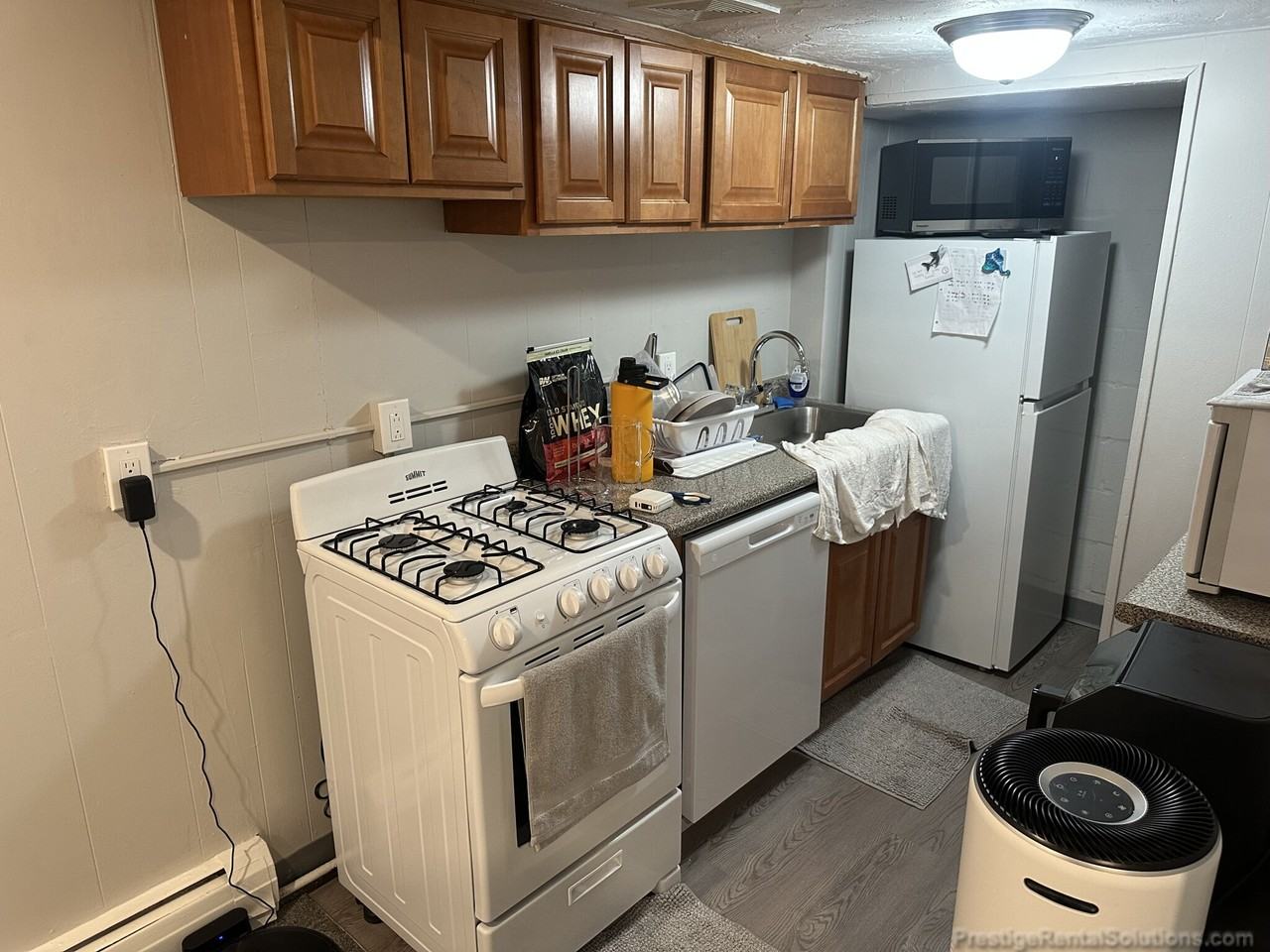 1124 Commonwealth Ave #A - Photo 3 of 10