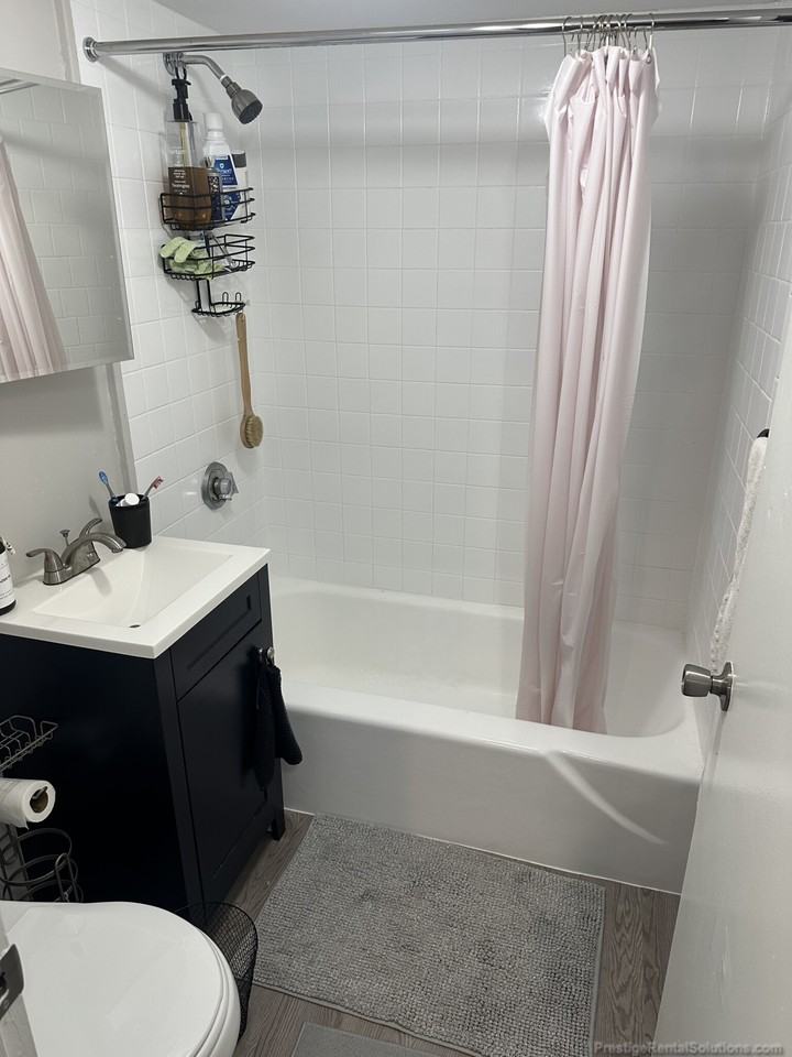 1124 Commonwealth Ave #A - Photo 4 of 10