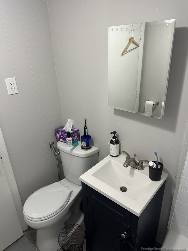 1124 Commonwealth Ave #A - Photo 5 of 10