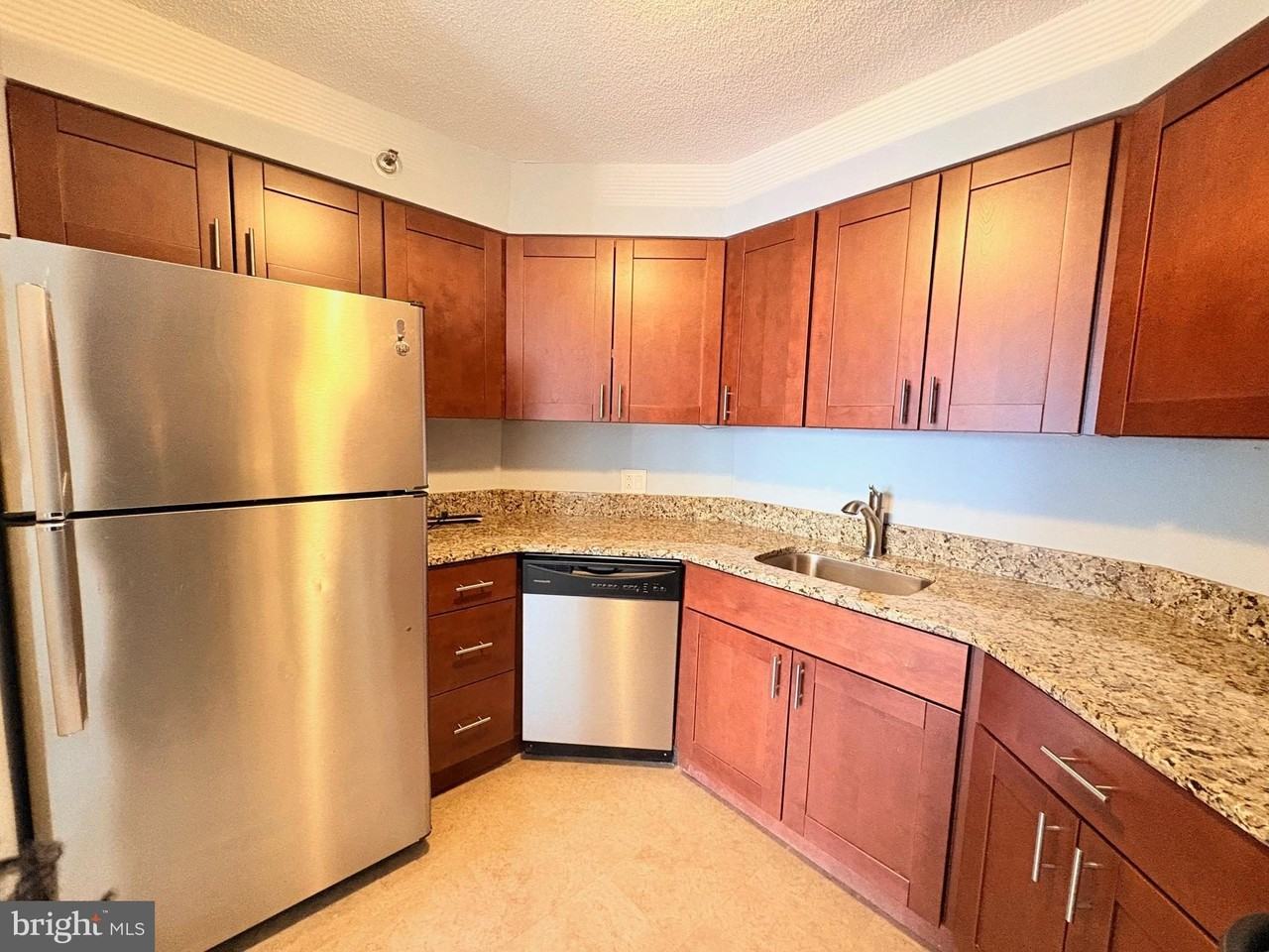 2020 Walnut St Apt 6c #6C - Photo 5 of 29