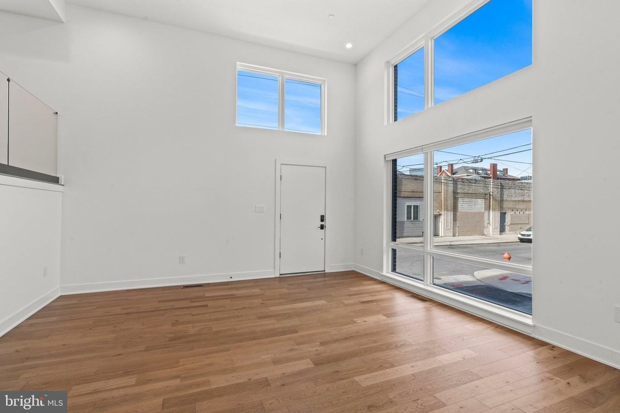 2240 League St - Photo 3 of 43