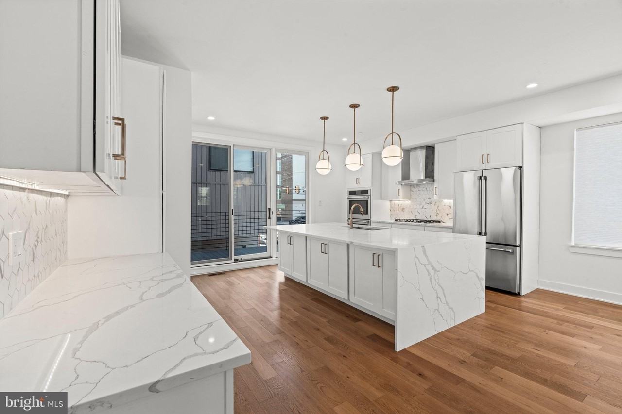 2240 League St - Photo 6 of 43