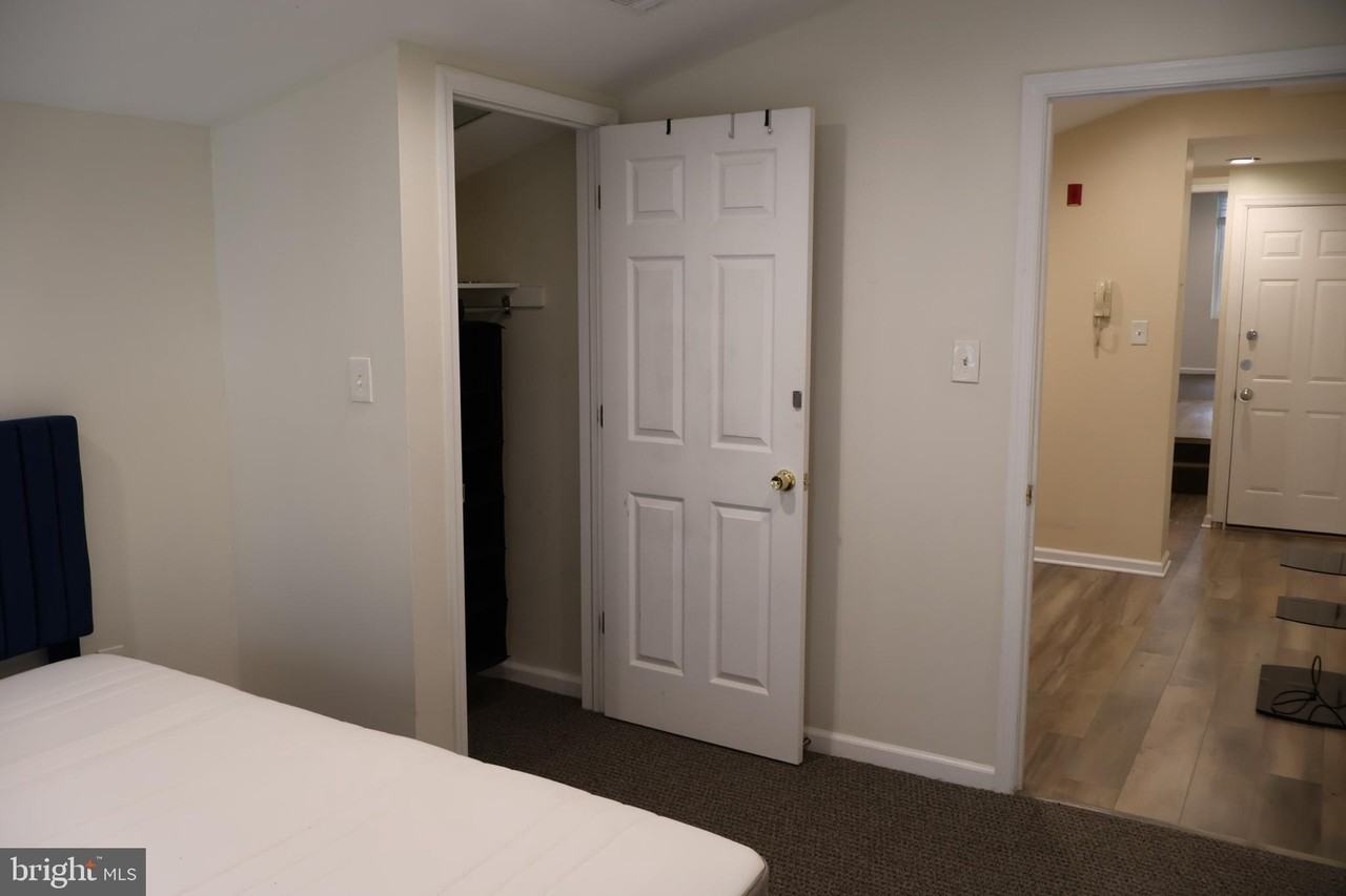 33 S 19th St 3rd Fl #3rdFL - Photo 4 of 25