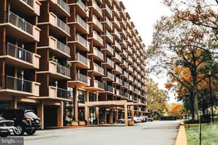 1300 Army Navy Dr Apt 303 #303 - Photo 1 of 1