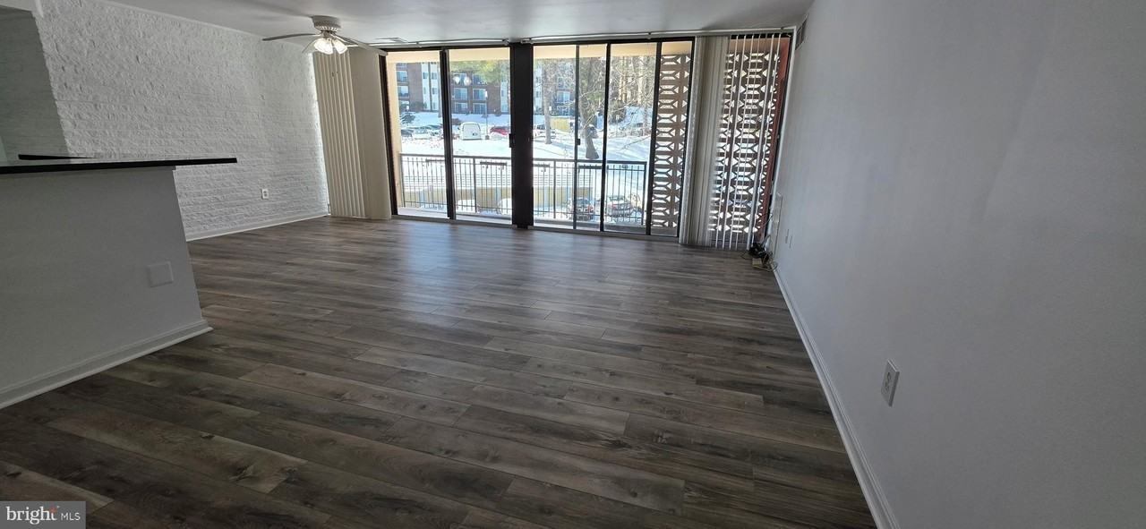 12 S Van Dorn St Apt 406 #406 - Photo 4 of 34