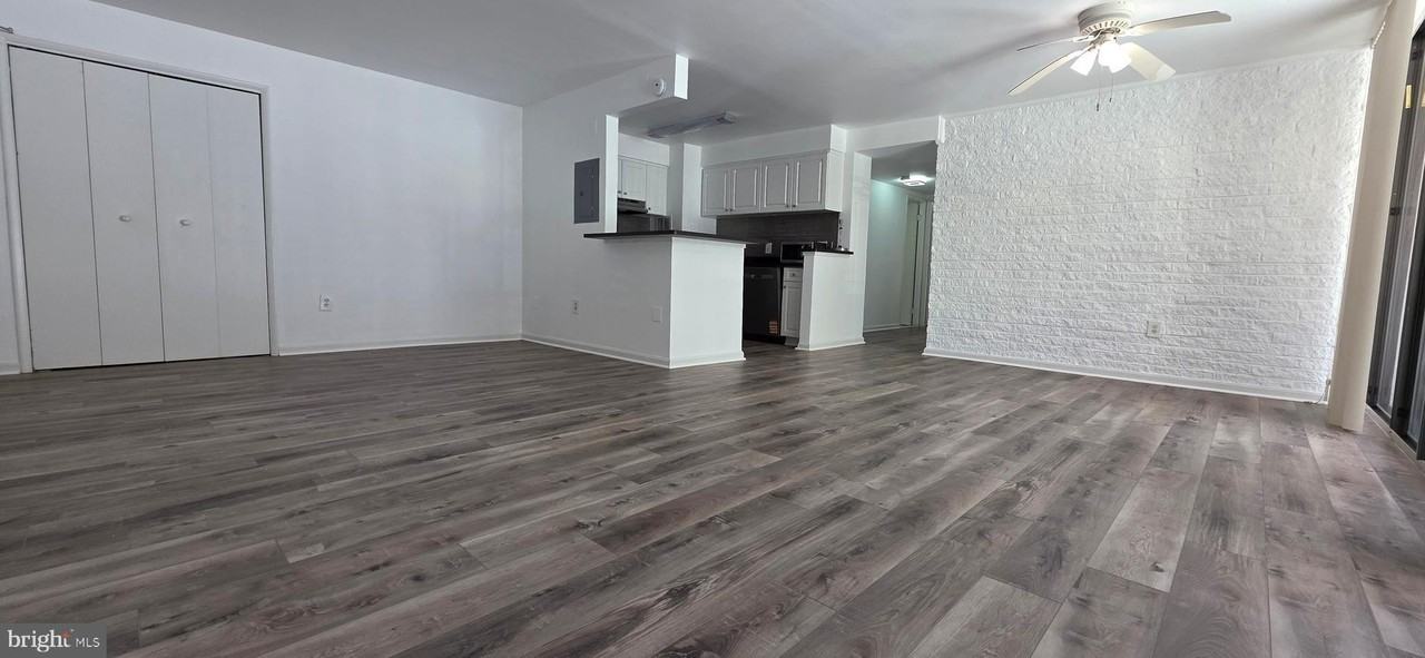 12 S Van Dorn St Apt 406 #406 - Photo 5 of 34