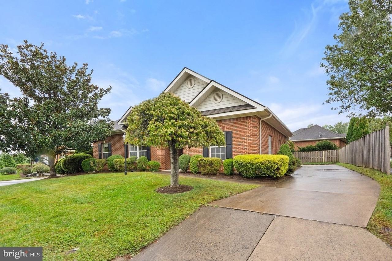 188 Brittany Ln - Photo 2 of 21