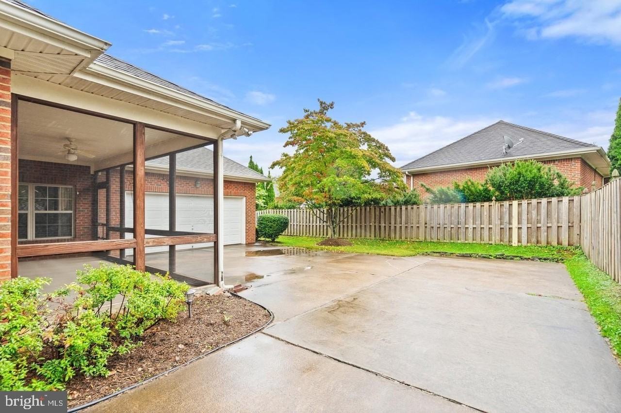 188 Brittany Ln - Photo 6 of 21