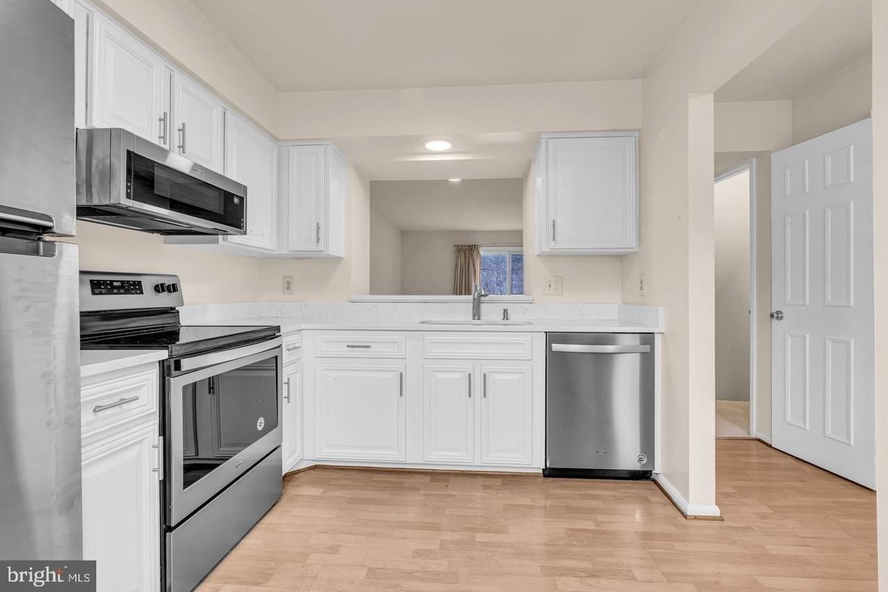 14854 Lynhodge Ct - Photo 4 of 26