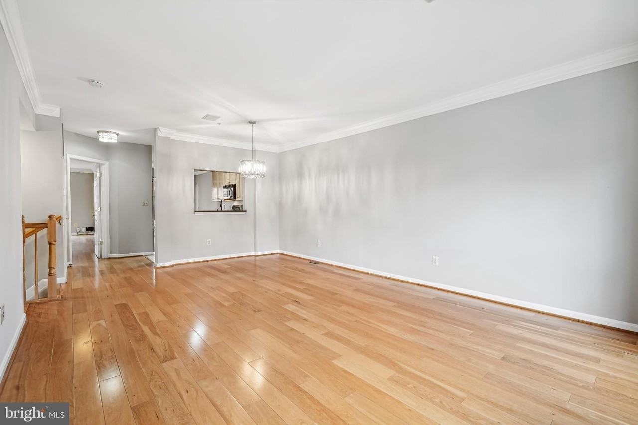 1577 Leeds Castle Dr Apt 102 #102 - Photo 3 of 15