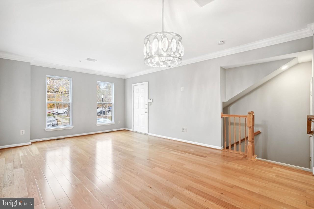 1577 Leeds Castle Dr Apt 102 #102 - Photo 4 of 15