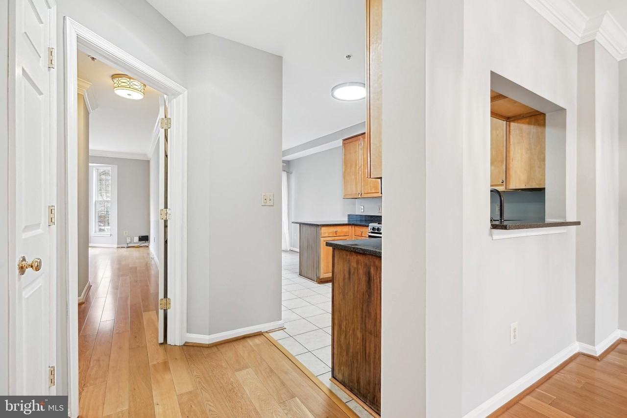 1577 Leeds Castle Dr Apt 102 #102 - Photo 5 of 15