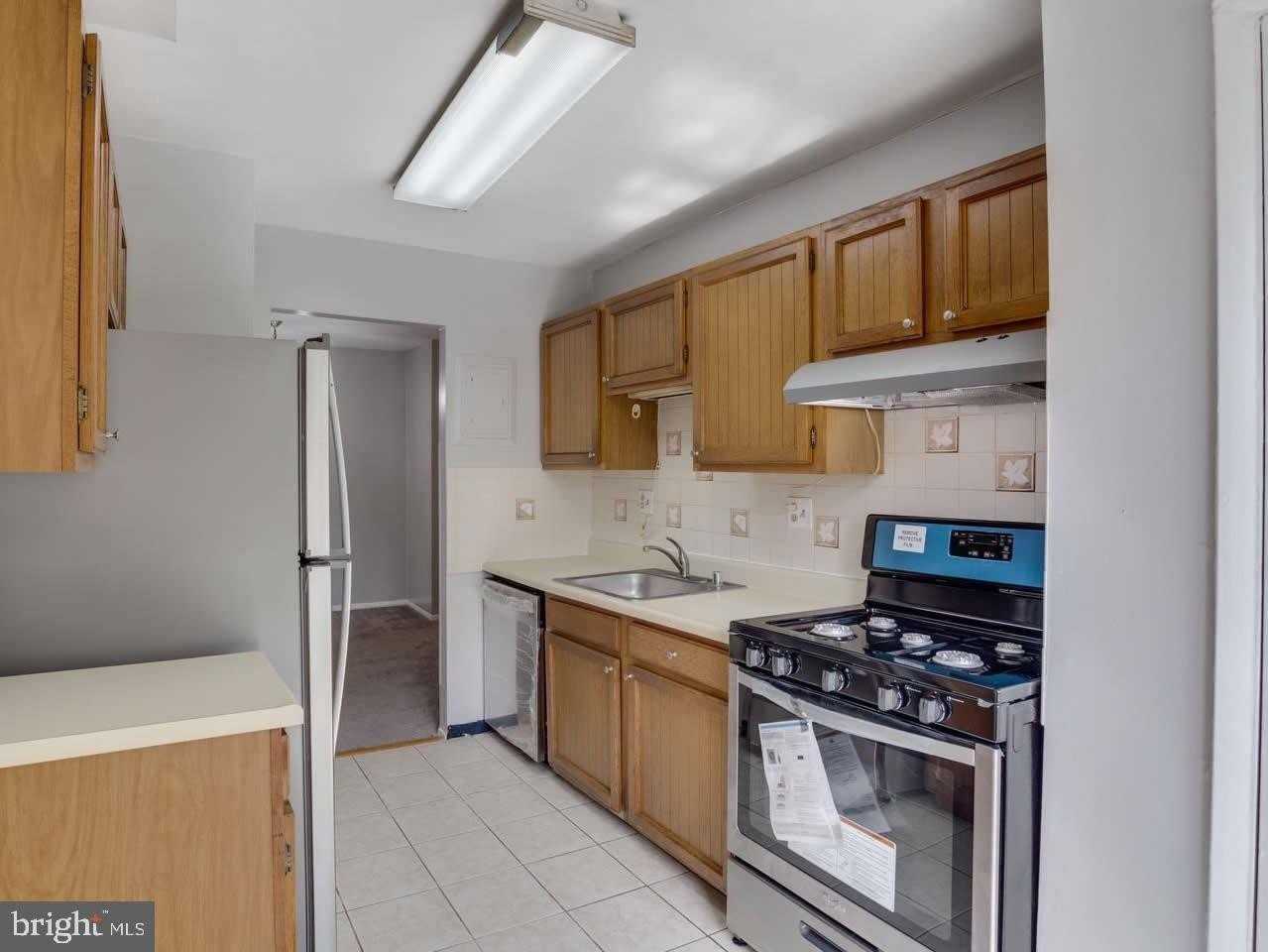 5614 Bloomfield Dr Apt 204 #204 - Photo 3 of 25