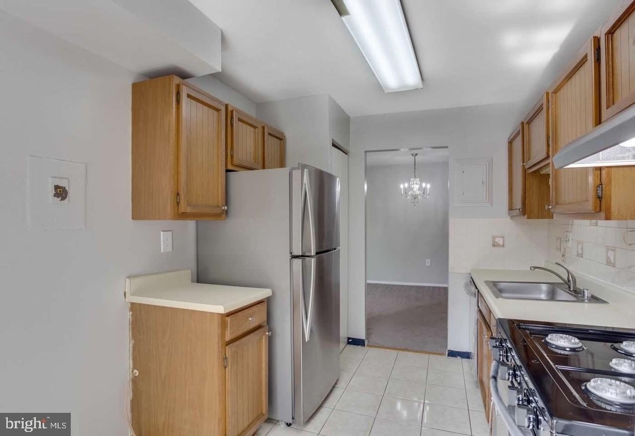 5614 Bloomfield Dr Apt 204 #204 - Photo 4 of 25