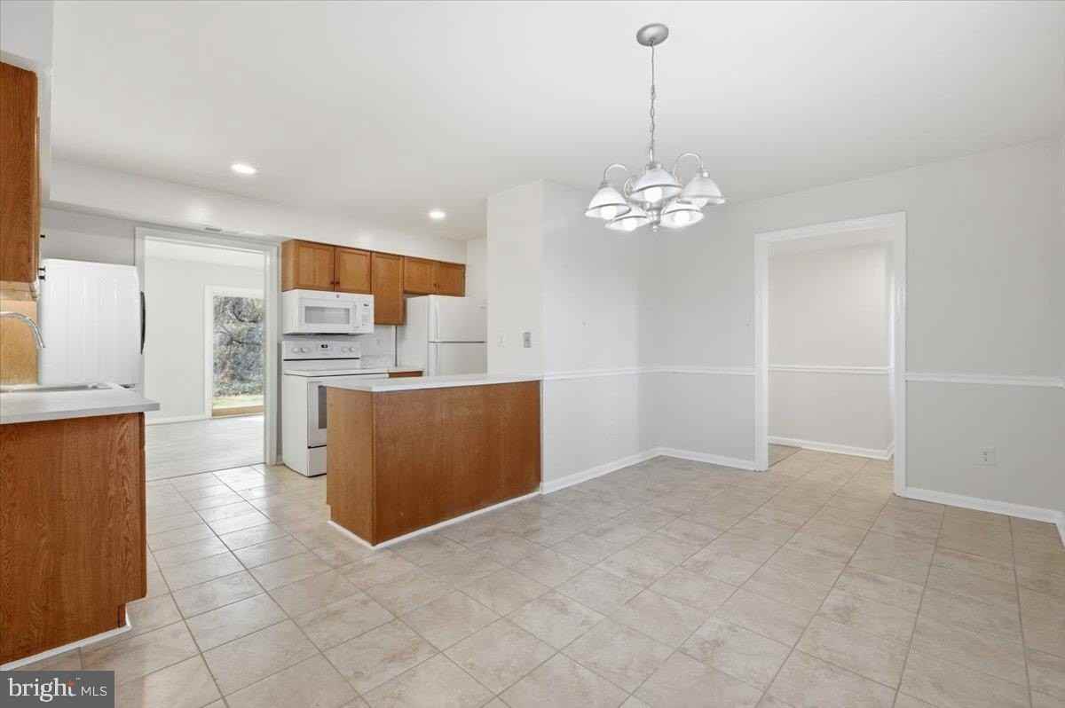 Margate Ct #A - Photo 3 of 20