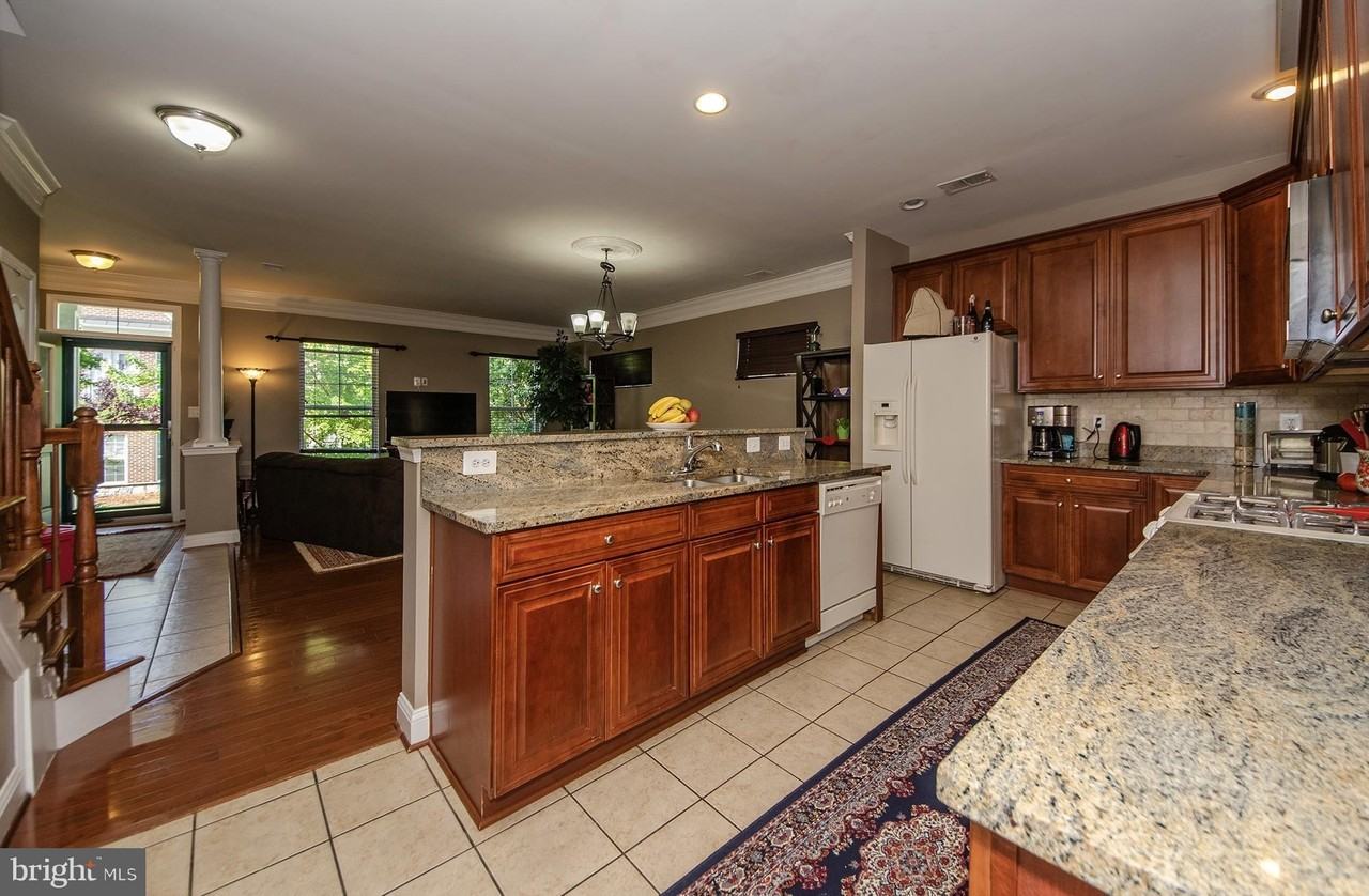 16942 Chesley Pl - Photo 7 of 37