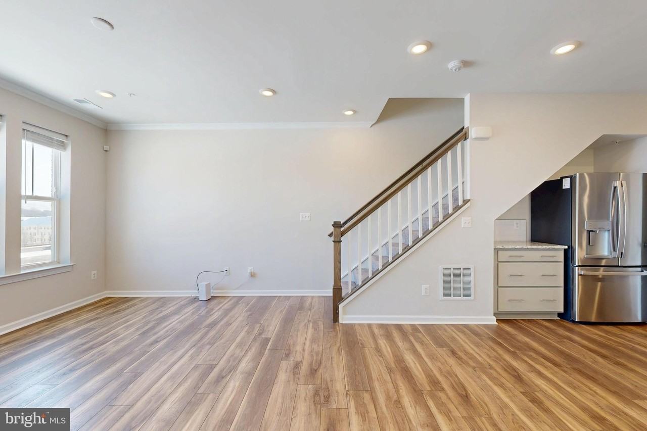 2375 Stephanie Tessa Ln - Photo 3 of 41