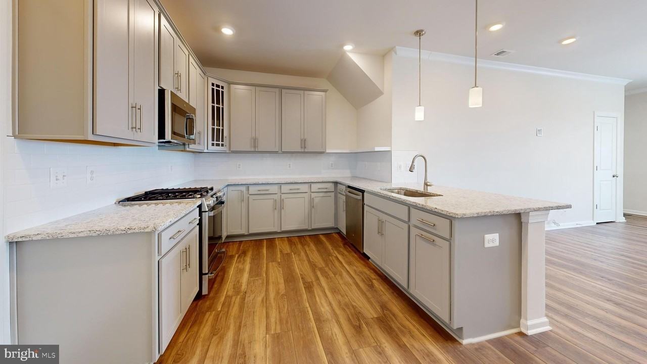 2375 Stephanie Tessa Ln - Photo 5 of 41