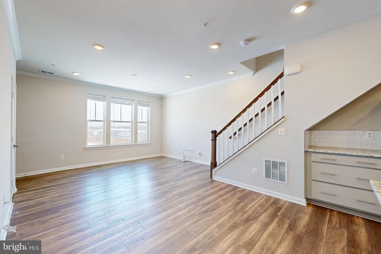 2375 Stephanie Tessa Ln - Photo 7 of 41