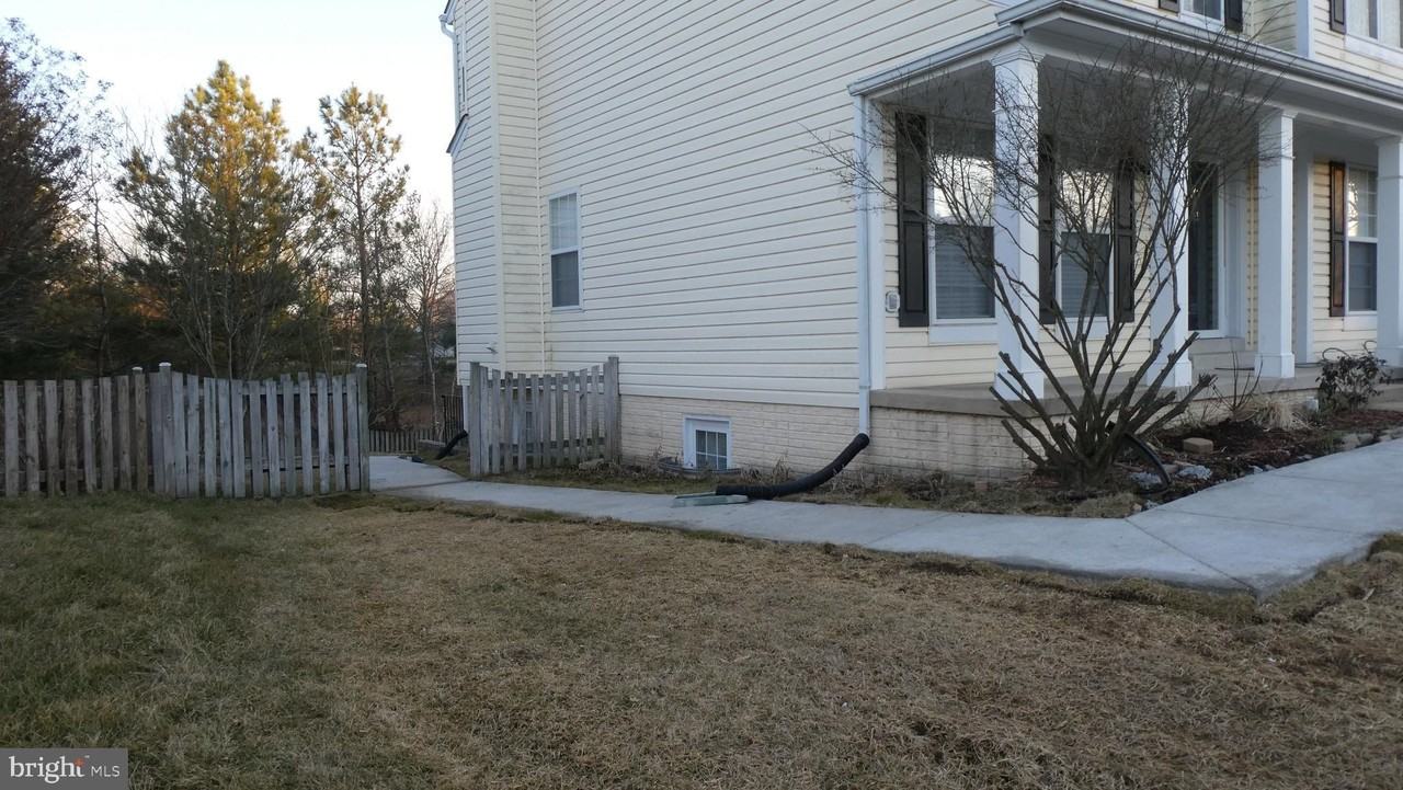 8515 Preakness Pl - Photo 3 of 21