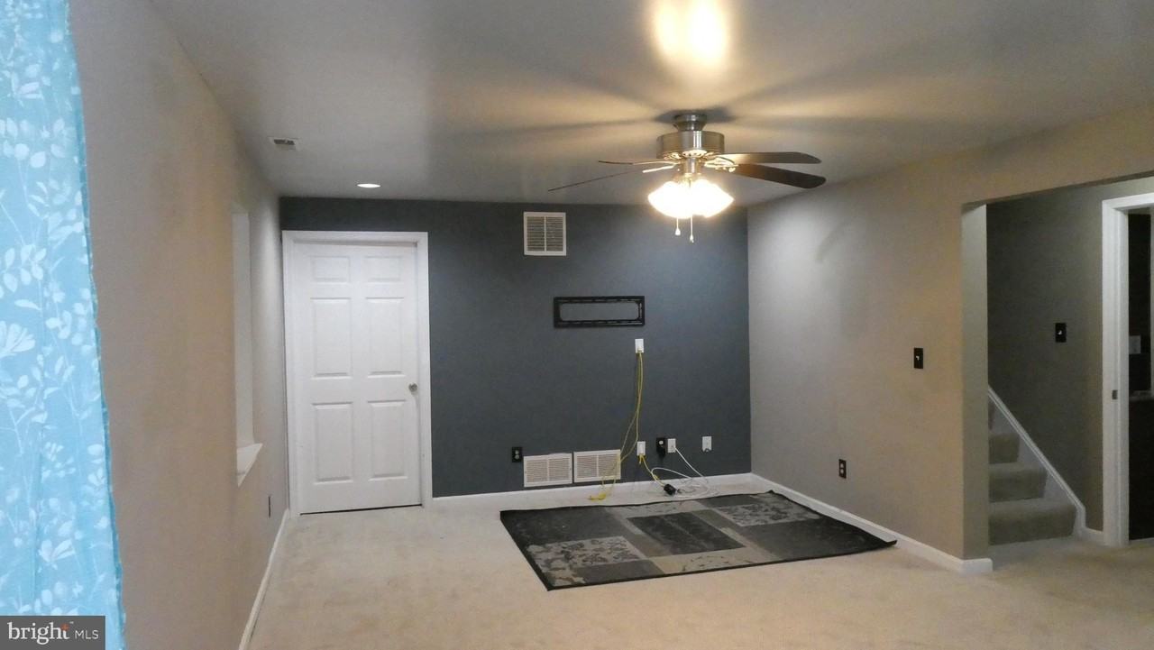 8515 Preakness Pl - Photo 4 of 21