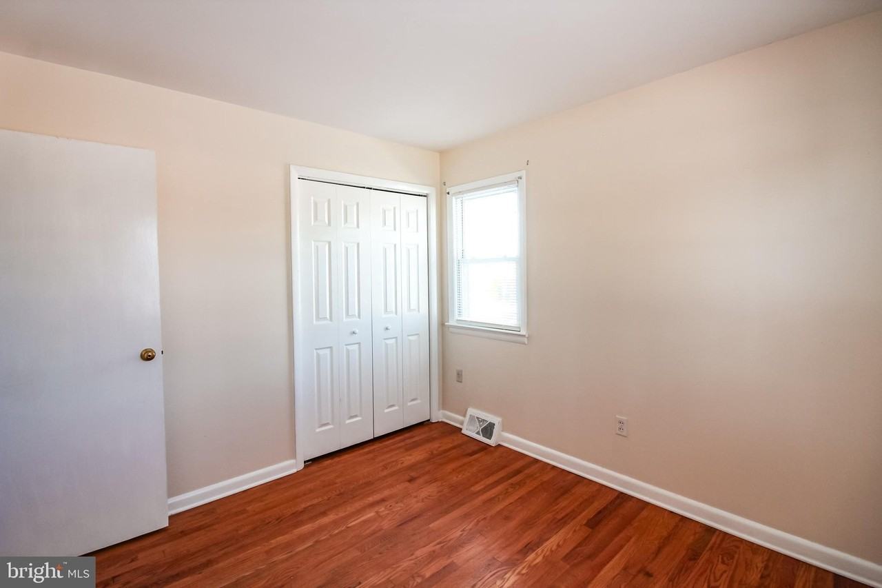 1045 Hisey Ave - Photo 6 of 18