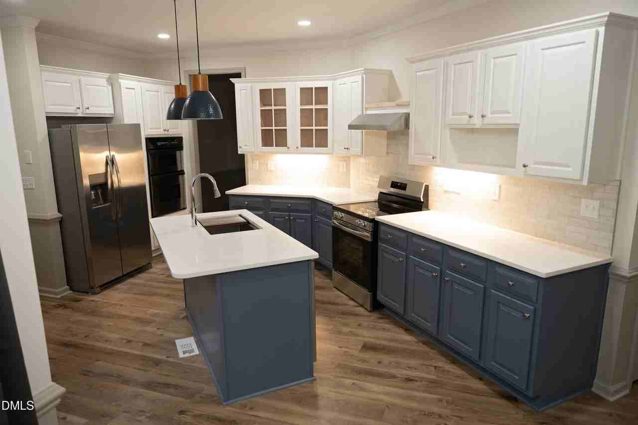 6001 Brown Swiss Way - Photo 7 of 41