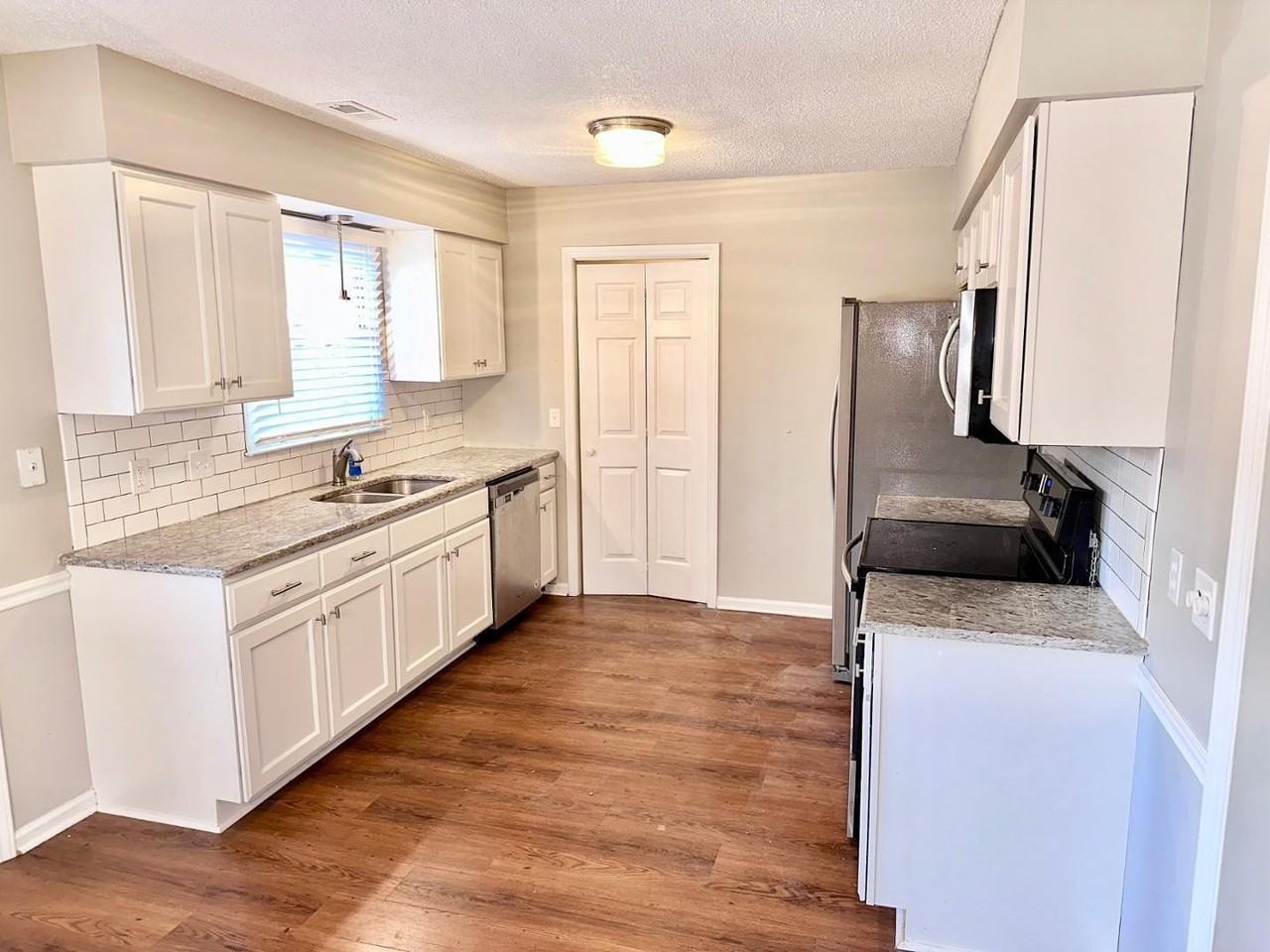 105 Artesian Dr - Photo 7 of 16