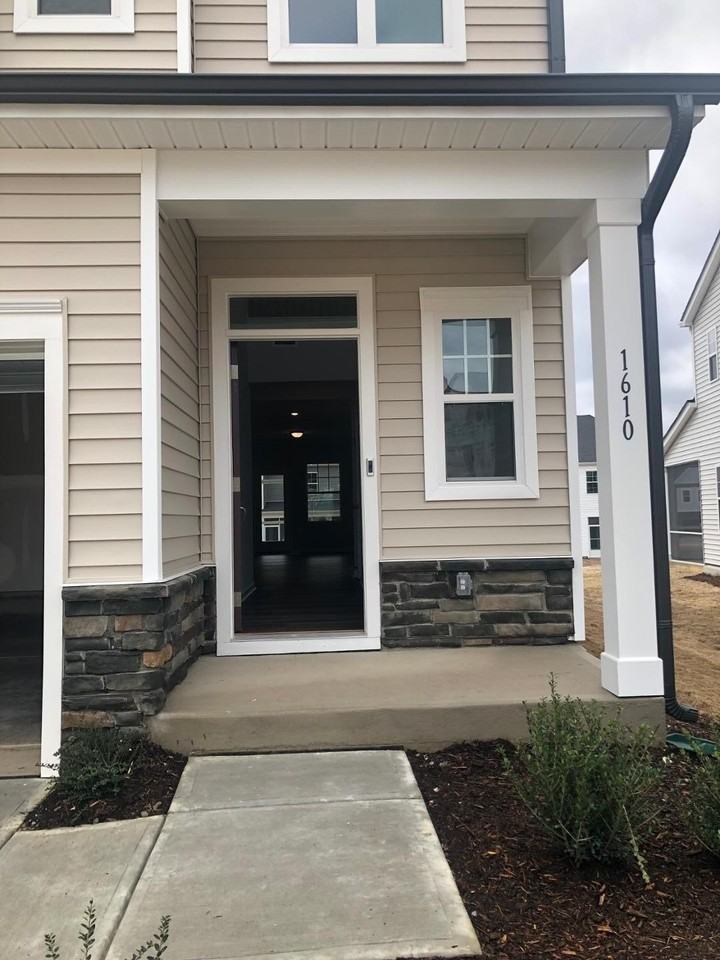 1610 Chestnut Tree Dr - Photo 2 of 27