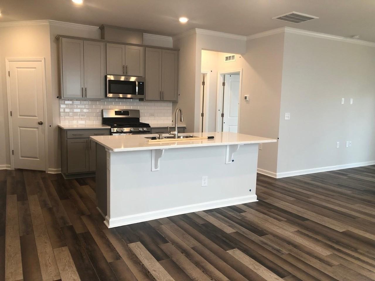 1610 Chestnut Tree Dr - Photo 3 of 27