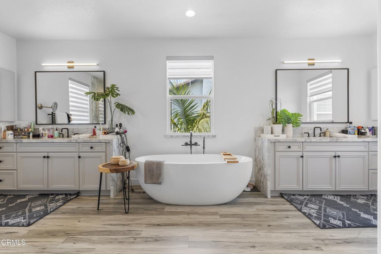 4173 Caribbean St - Photo 5 of 50