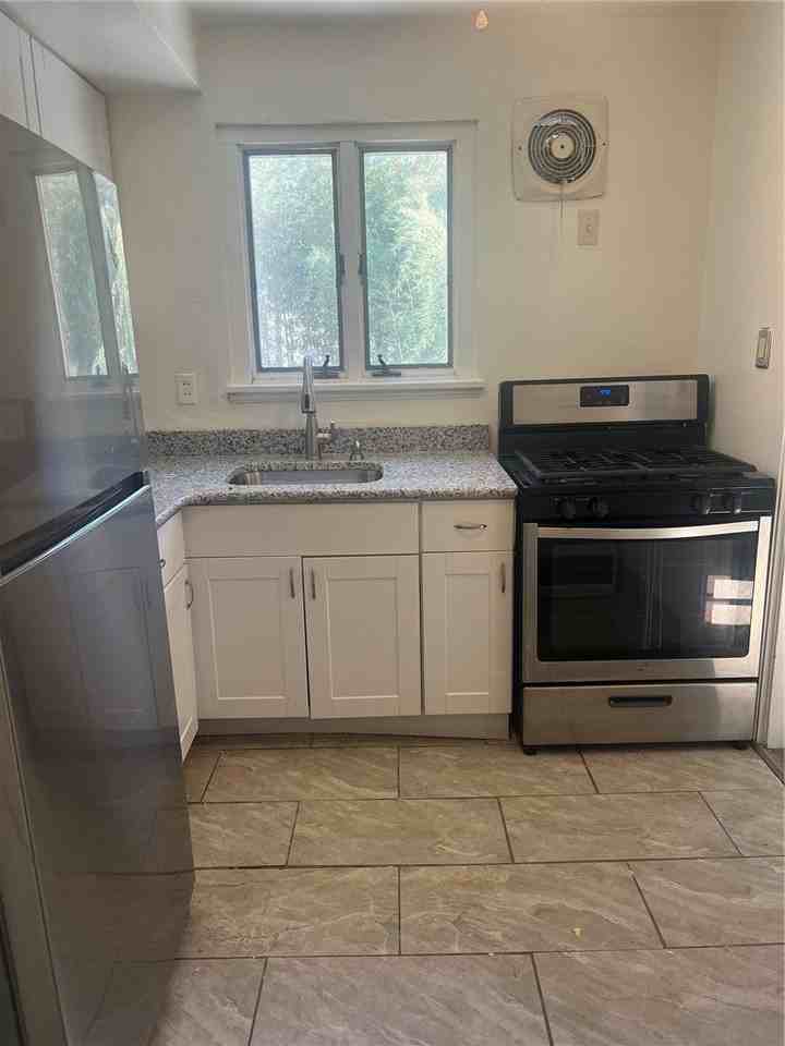 368 Anawanda Ave - Photo 4 of 17