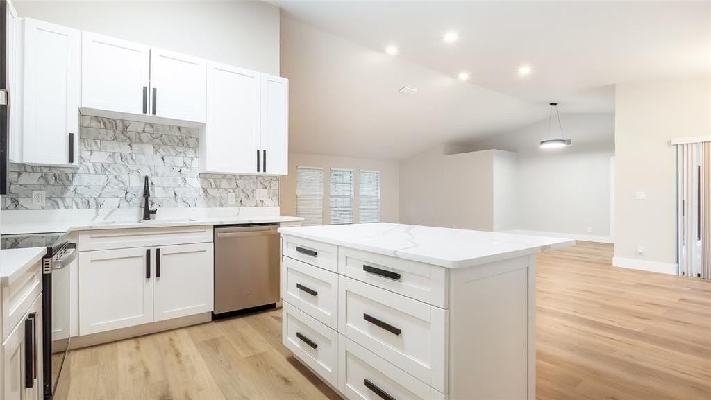 6411 Nw 54th Dr - Photo 7 of 33