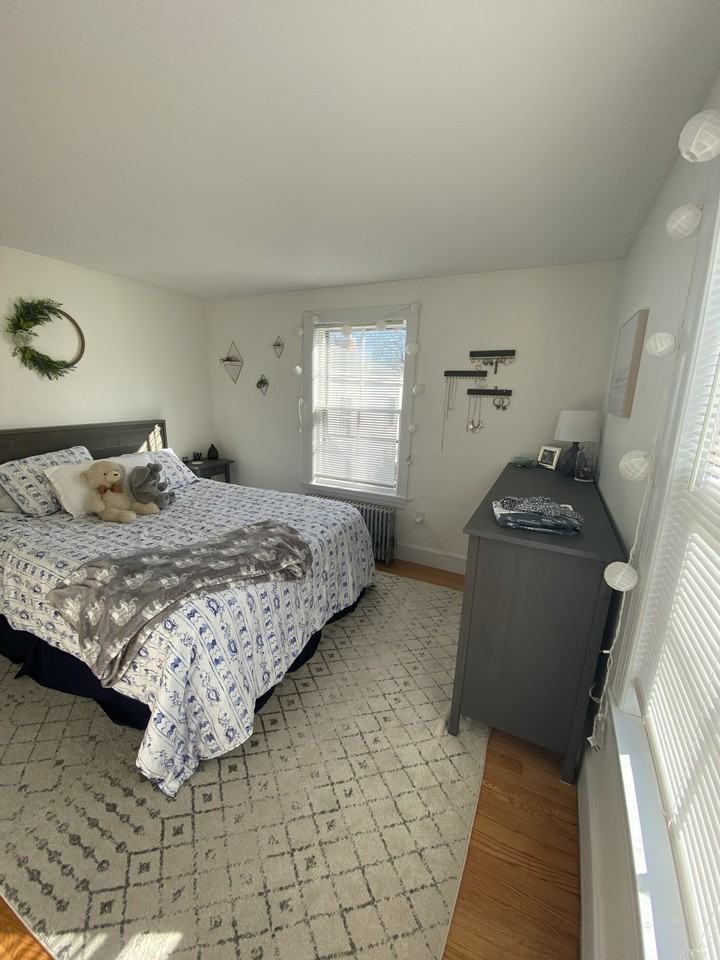 425 Middle St #4 - Photo 3 of 6