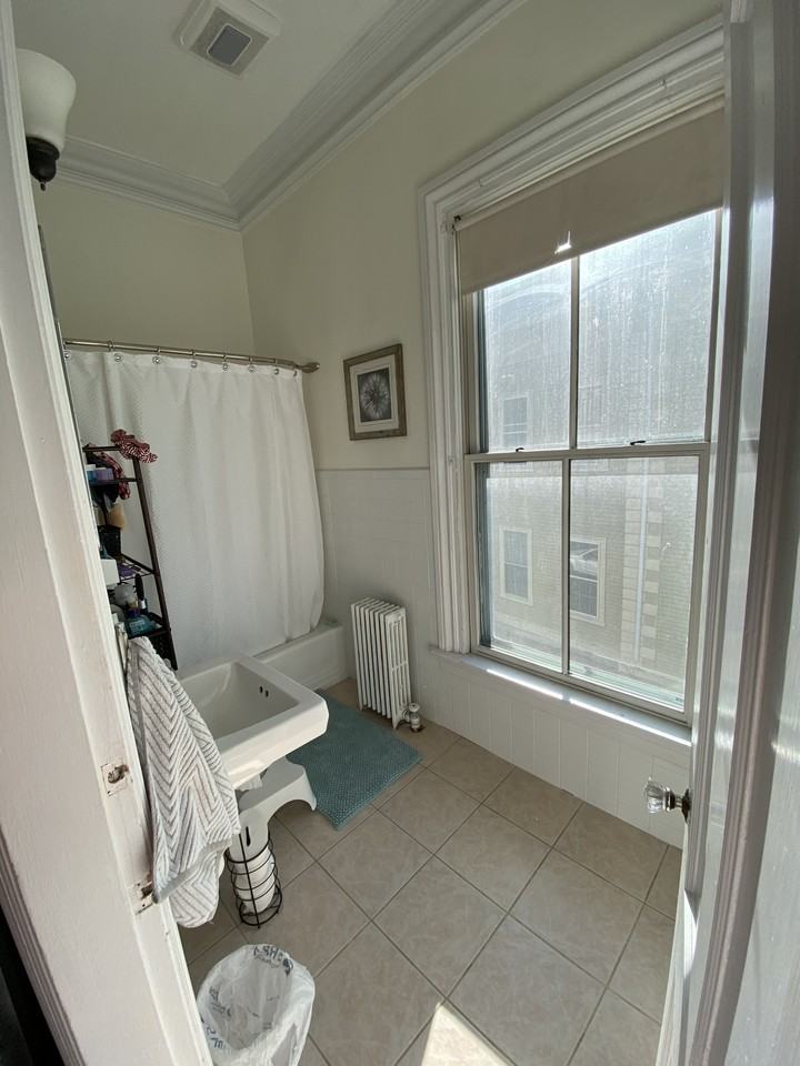 425 Middle St #4 - Photo 4 of 6