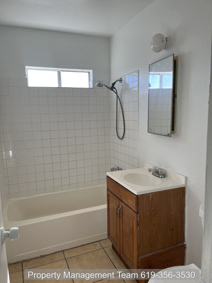 3838 Estrella Ave #3842HALF - Photo 3 of 9