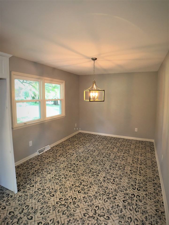 317 Ellis St - Photo 6 of 10