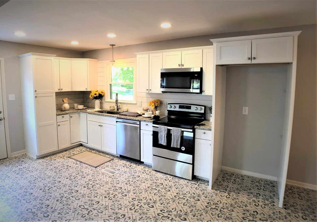 317 Ellis St - Photo 7 of 10