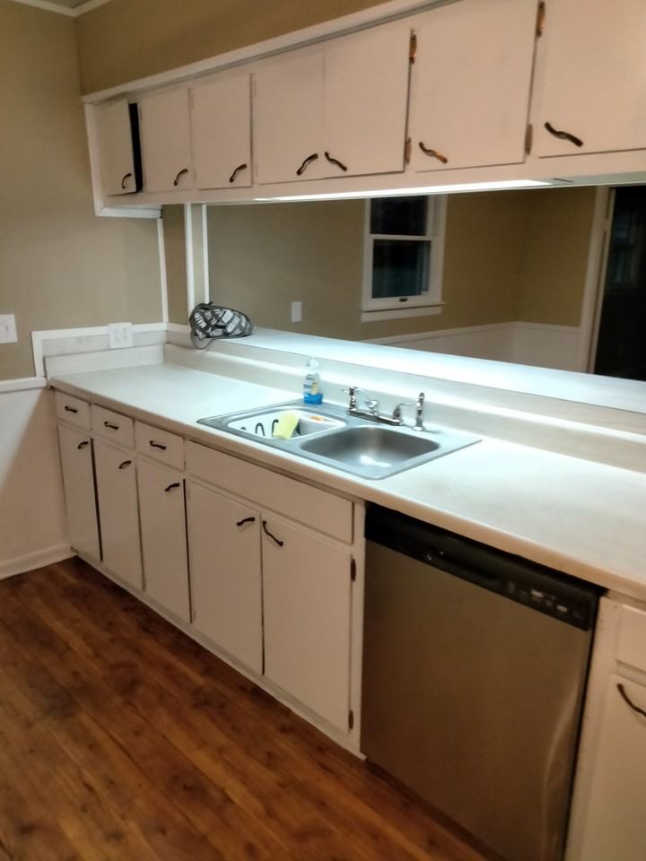 1406 Parkside Ct #B - Photo 5 of 14