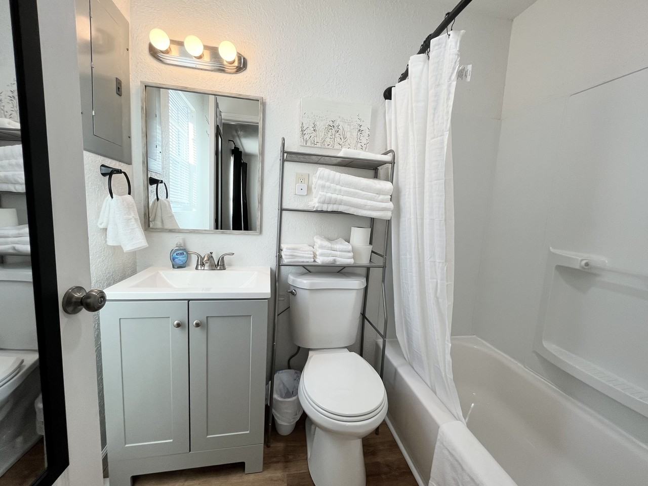 810 S Baltimore St #7 - Photo 3 of 19