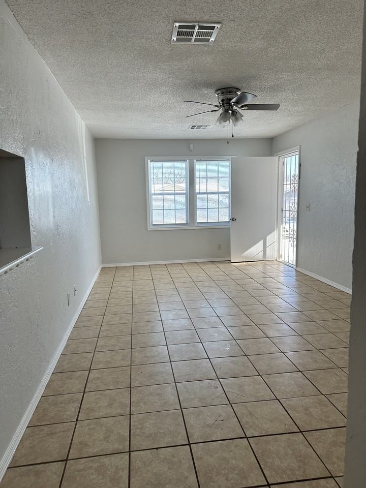 6321 Johnnie Ter - Photo 4 of 11