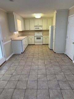 100 Mill Pond Dr - Photo 2 of 9