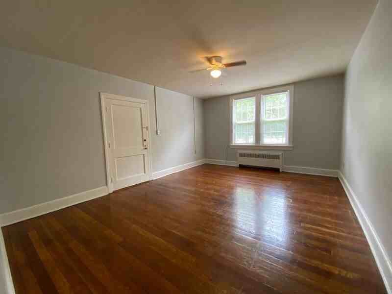 1320 Kenmore Ave - Photo 2 of 12