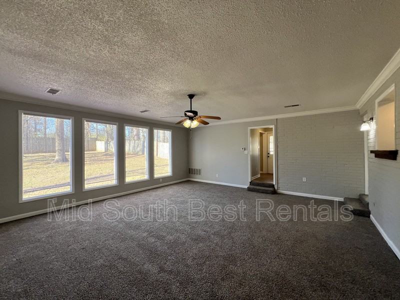 2935 Invergarry Rd - Photo 2 of 17