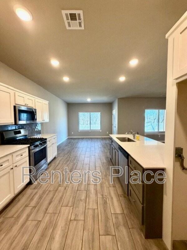 780 E 139th Pl - Photo 4 of 24