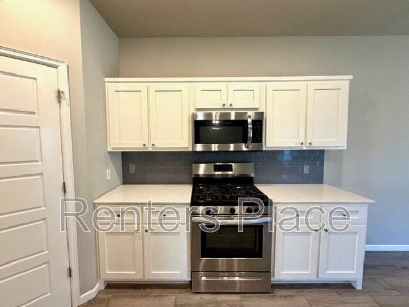 780 E 139th Pl - Photo 5 of 24